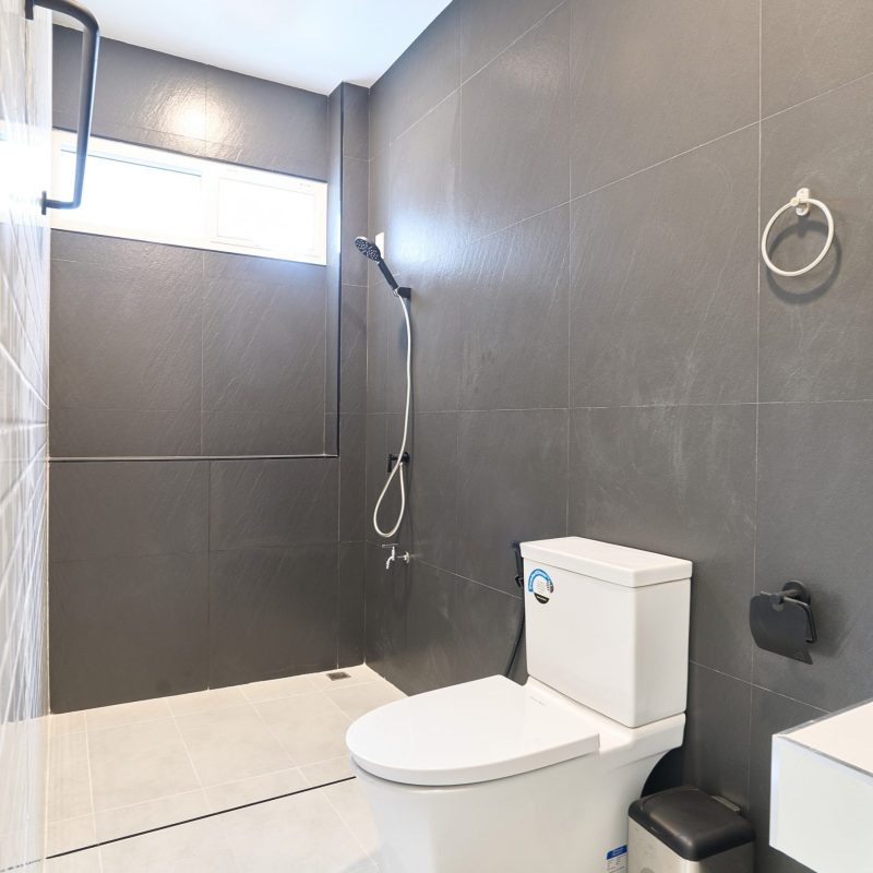 BathroomA-3